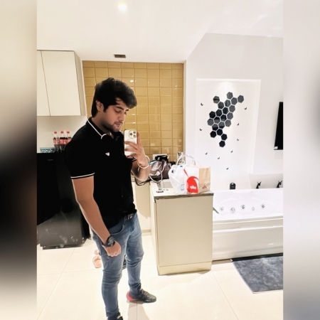 Kartikay118's avatar